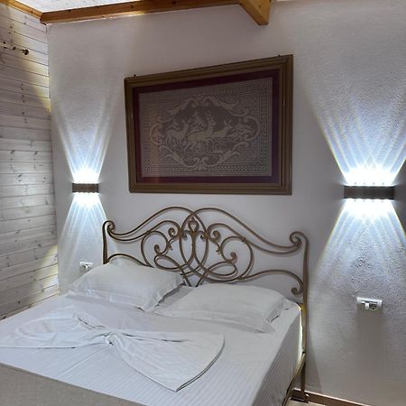Nashos Bungalows Himare Fshat Экстерьер фото